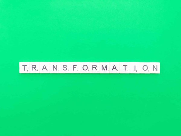 Compostage urbain : Comment un composteur en plastique peut transformer votre balcon en jardin bio ?