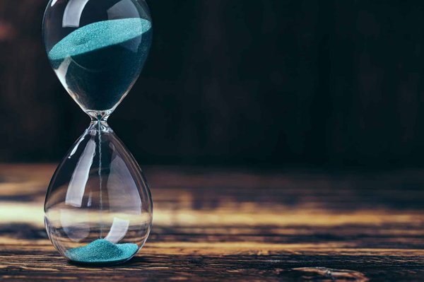 Découvrez le charme d'un sablier magnétique